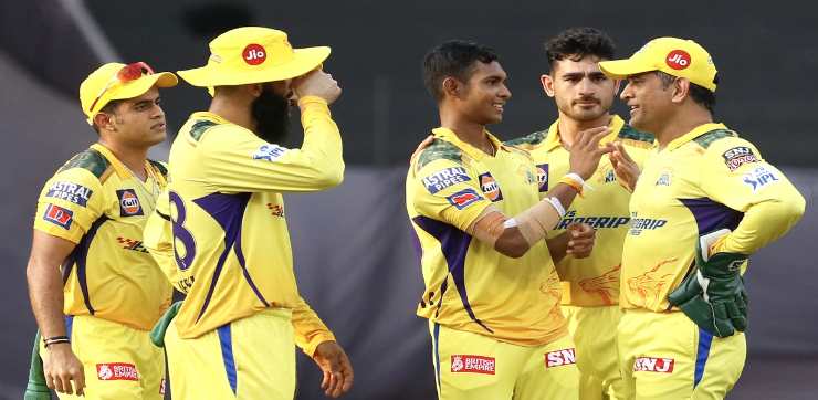 मथेशा पथिराना ने डेविड वार्नर को हैरान कर दिया, डीसी बनाम सीएसके मुकाबले में एमएस धोनी ने की सराहना