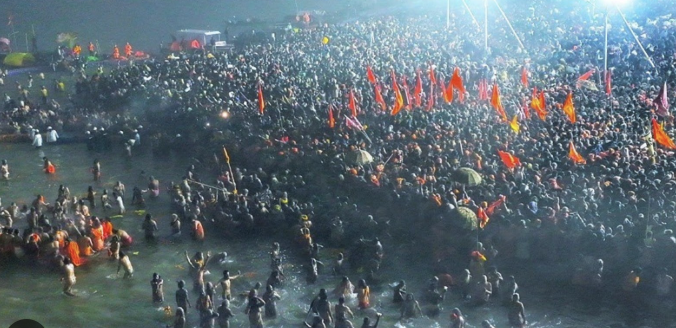 महाकुंभ मेला: इन्फ्लुएंसर हर्षा और आईआईटियन बाबा अभय का भावुक विदा, पारिवारिक दायित्व और धार्मिक असहमति बनीं वजह