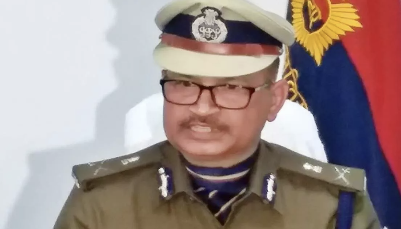 शराब अड्डों पर छापेमारी के दौरान पुलिस टीम पर हमला, डीजीपी के सख्त आदेश से बढ़ी सतर्कता