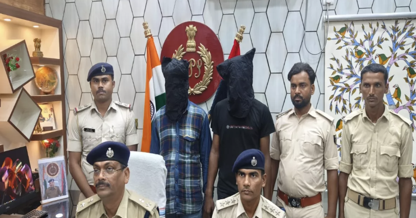 झारखंड सीमा क्षेत्र में शराब तस्करी के बड़े रैकेट का भंडाफोड़: तेल टैंकर से 900 लीटर अंग्रेजी शराब बरामद