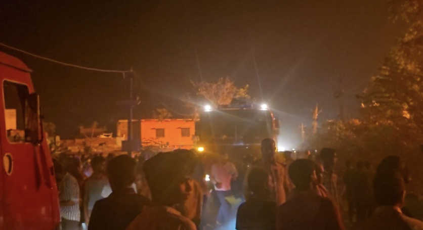 बाढ़ के गुलाब बाग में थिनर फैक्ट्री में भीषण आग से तबाही, रासायनिक विस्फोटों से दहशत, करोड़ों की संपत्ति खाक